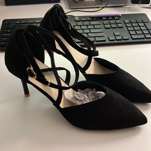 SHEIN Shoes - Black Strappy Heels